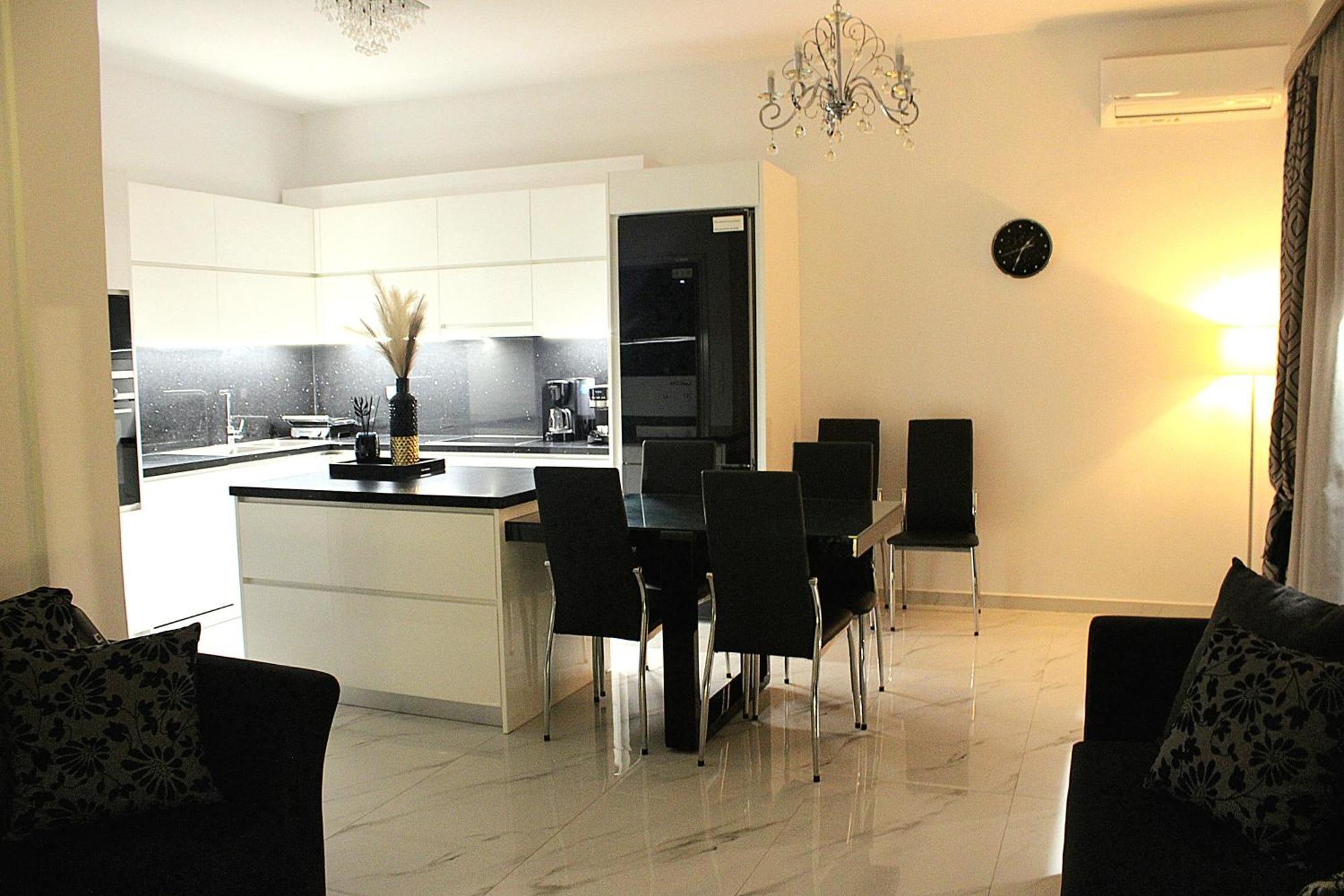 Black & White Seaside House Kalamia Corinth ภายนอก รูปภาพ